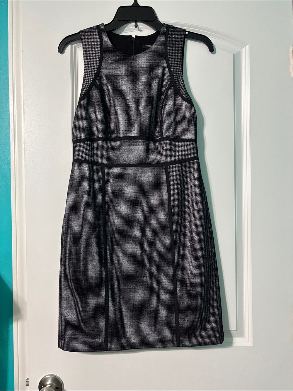 Ann Taylor Black & Gray Textured Sheath Dress with Black Piping